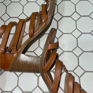 cute sandals with a heel!